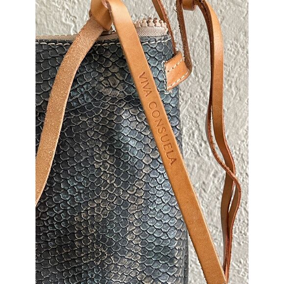 Consuela Thunderbird Snake Print Embossed Sling Crossbody Bag Leather EXCELLENT - Picture 7 of 16